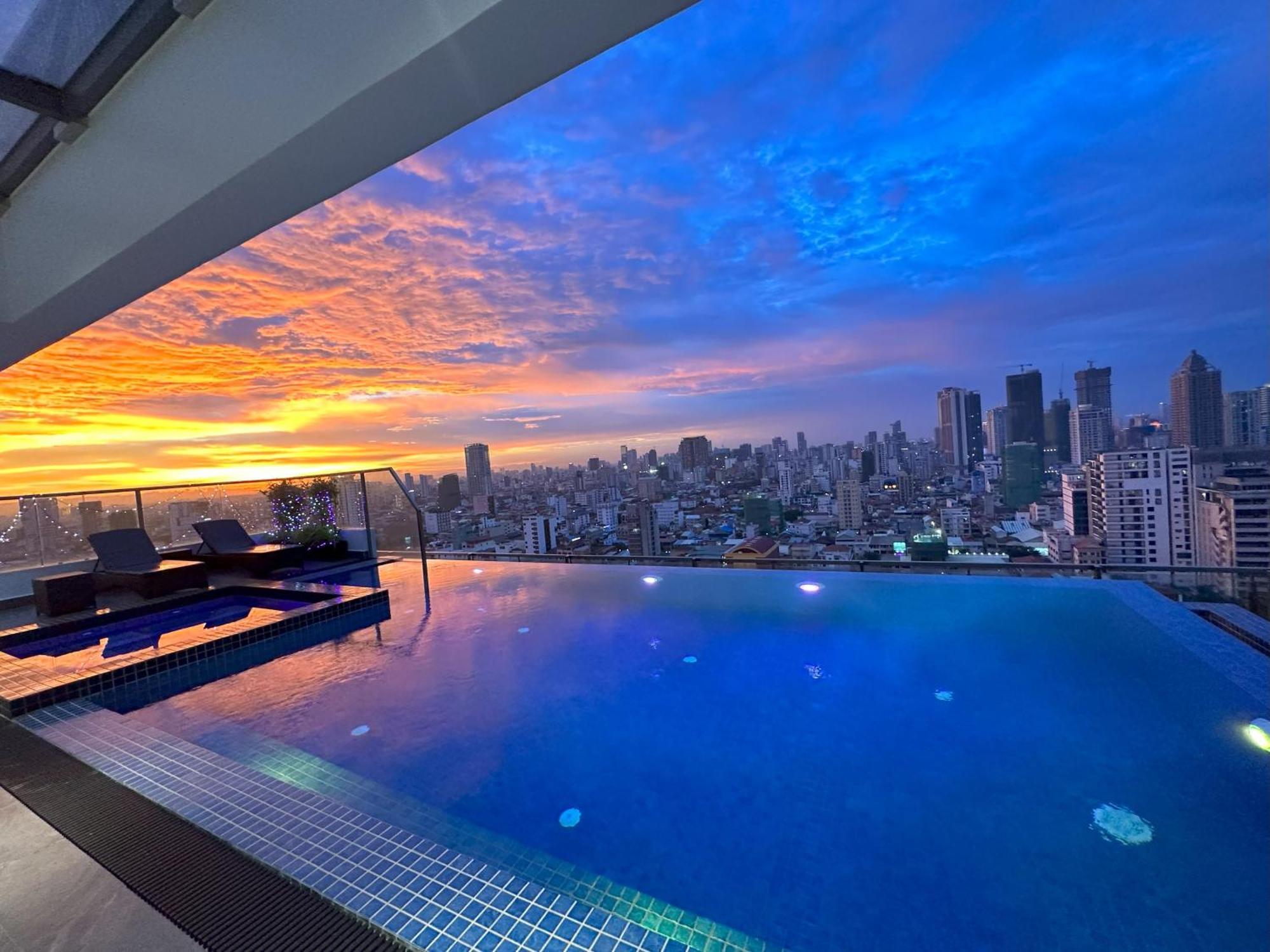 Parc21 Luxury Boutique Hotel Phnom-Penh Buitenkant foto