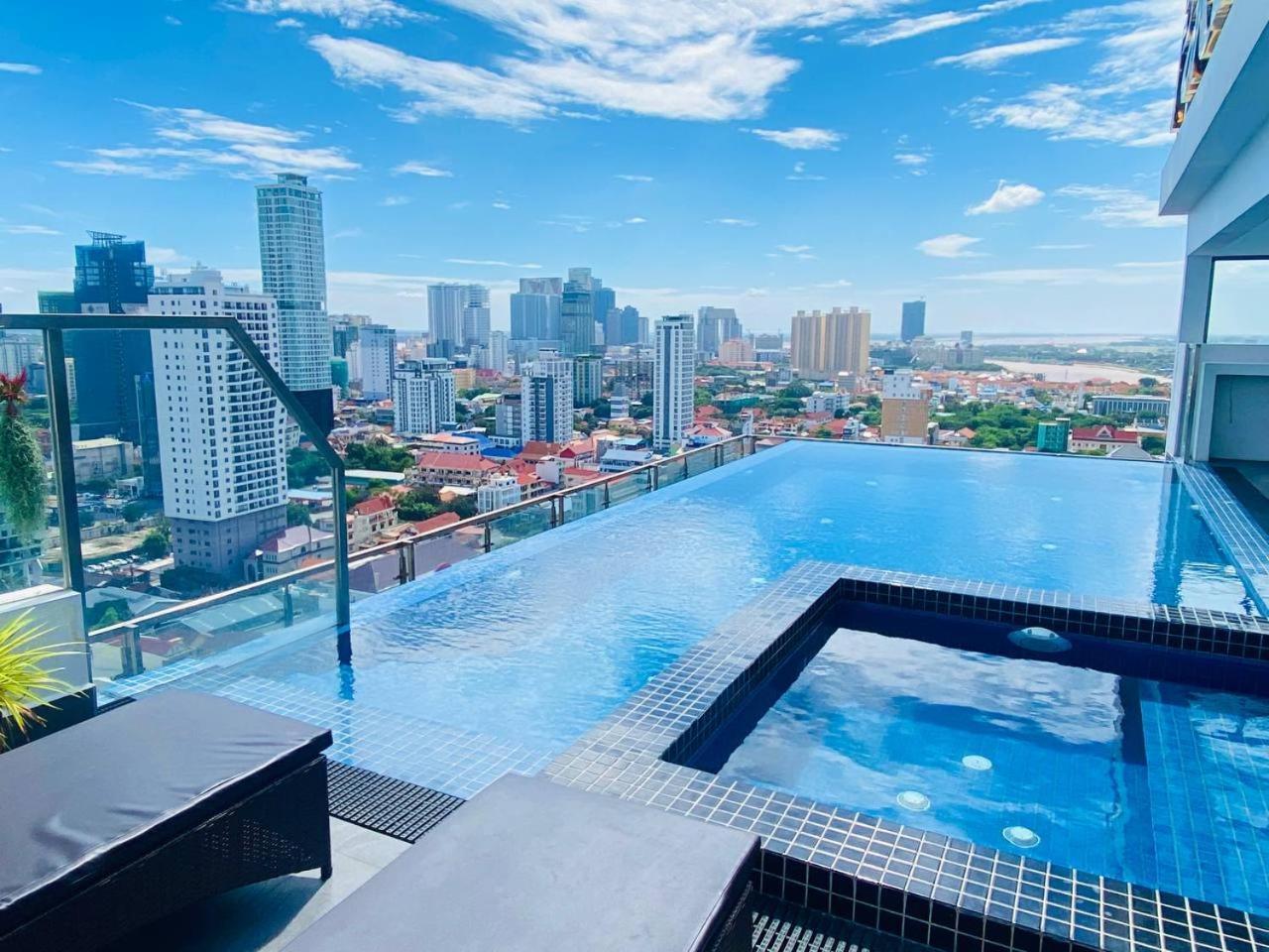 Parc21 Luxury Boutique Hotel Phnom-Penh Buitenkant foto