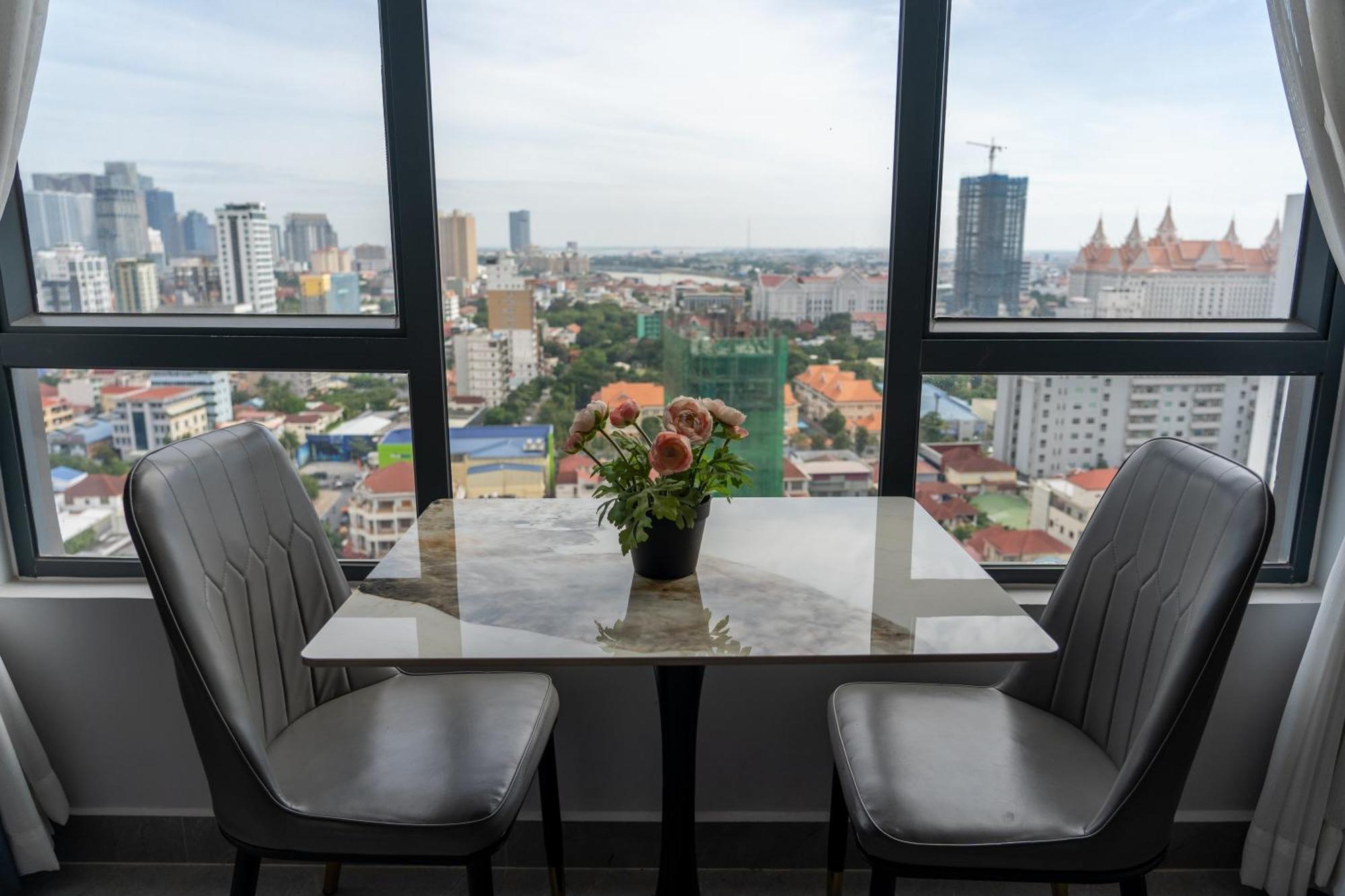 Parc21 Luxury Boutique Hotel Phnom-Penh Buitenkant foto